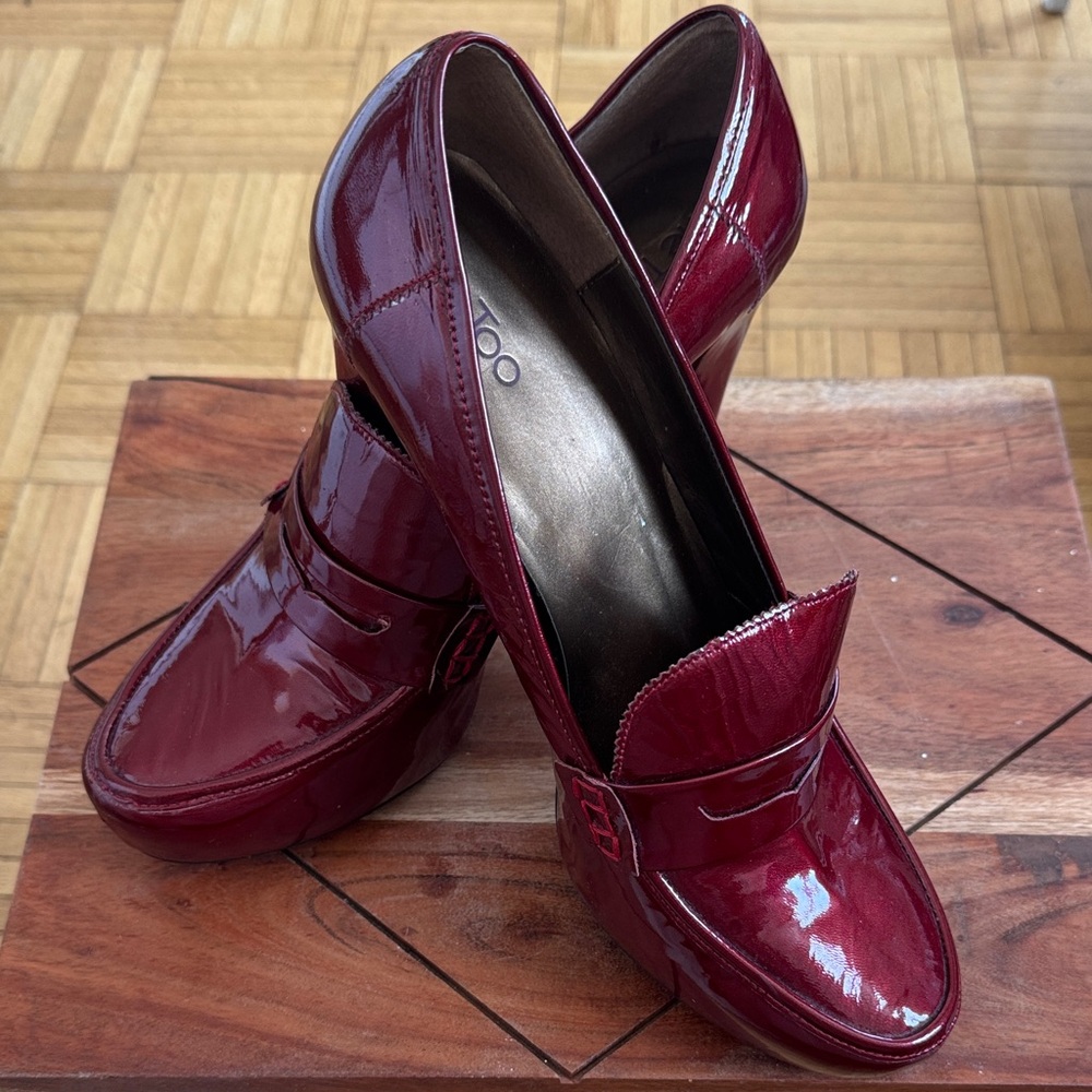 LEATHER patent Me Too Shiny Candy Apple Platform Heels